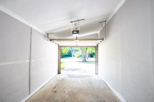 $3,750 | 523 Green Bay Road, Highland Park, IL 60035