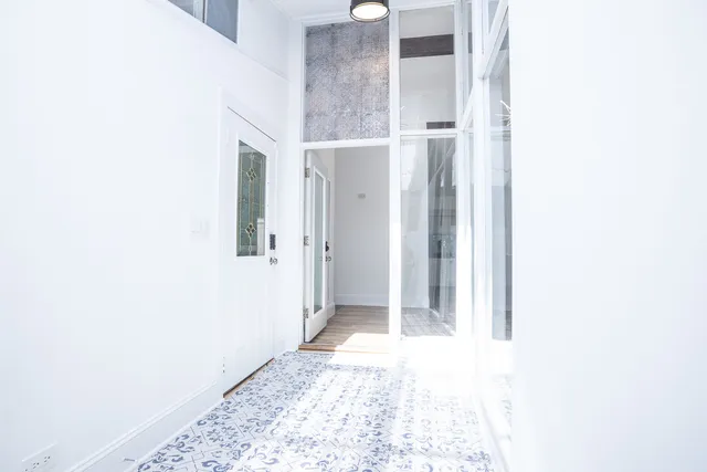 $3,750 | 523 Green Bay Road, Highland Park, IL 60035