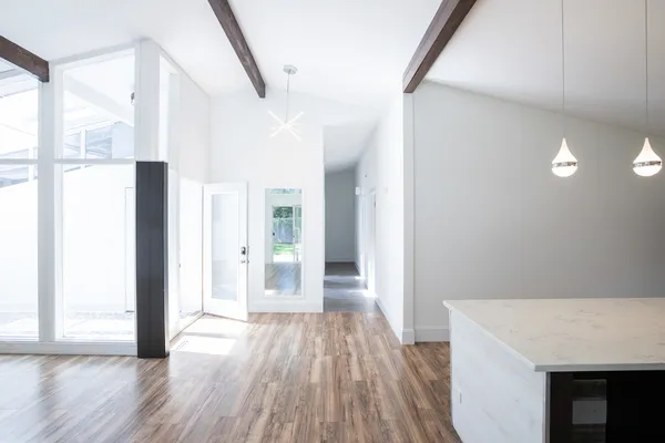 $3,750 | 523 Green Bay Road, Highland Park, IL 60035