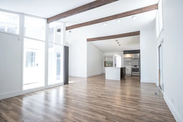 $3,750 | 523 Green Bay Road, Highland Park, IL 60035