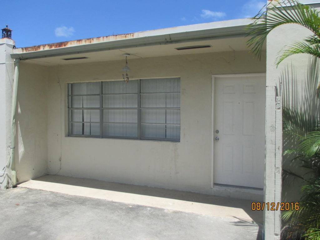 251 Newcastle Street Boca Raton, FL 33487 - Photo 10 of 13 IMG_1033