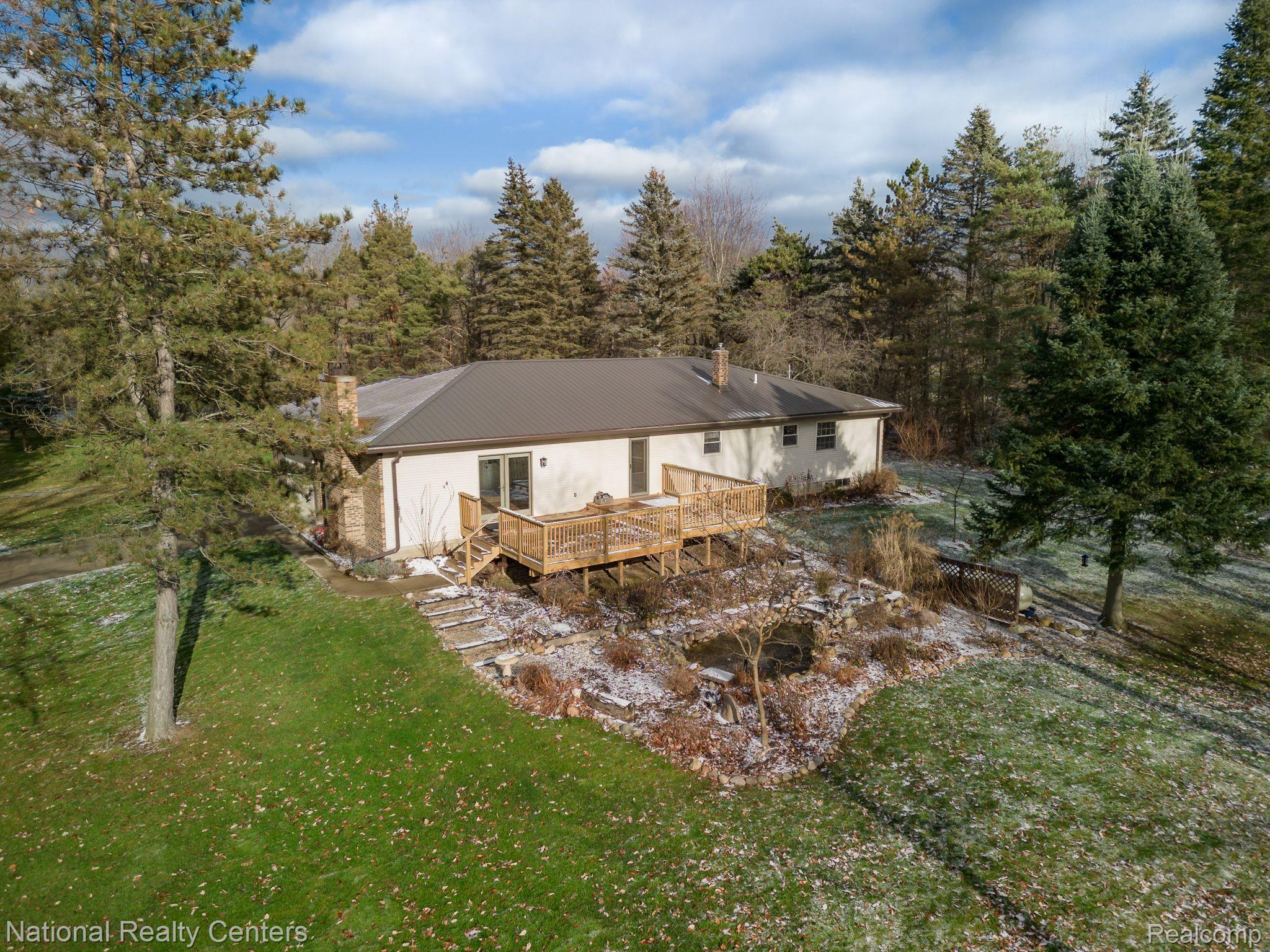 12354 Green Road Goodrich, MI 48438 - Photo 6 of 40