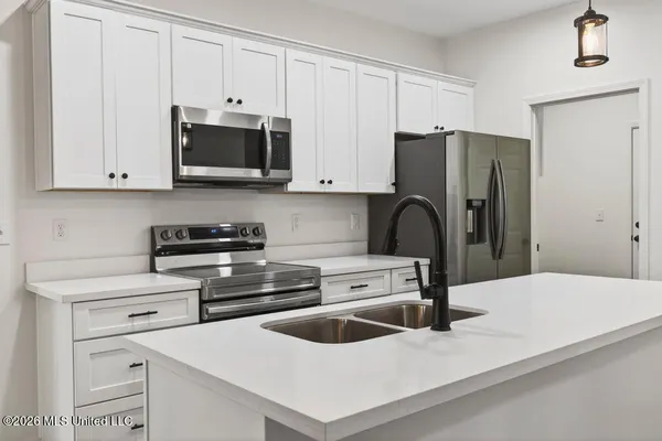 $299,999 | 502 Dynsmore Place, Long Beach, MS 39560