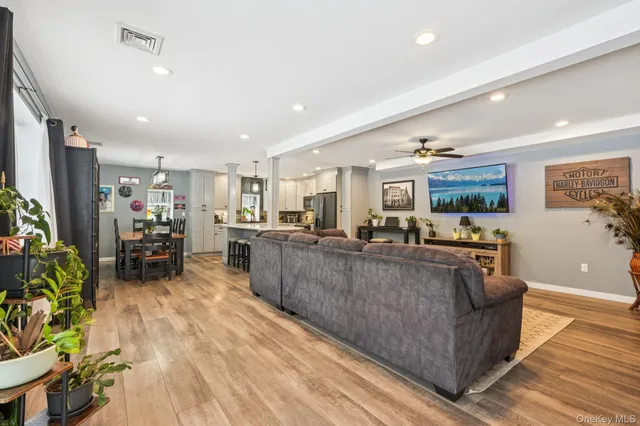 $549,900 | 184 Quaker Street, Wallkill, NY 12589