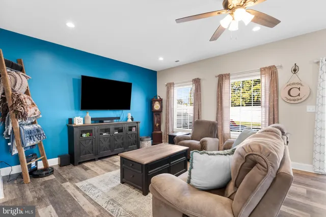 $459,900 | 817 5th Avenue, Croydon, PA 19021