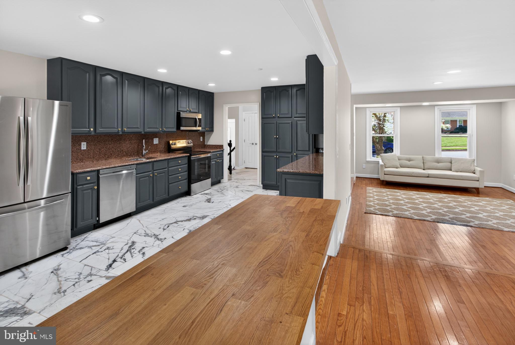 16 Redding Ridge Drive Gaithersburg, MD 20878 - Photo 46 of 53 Modern kitchen with elegant finishes.