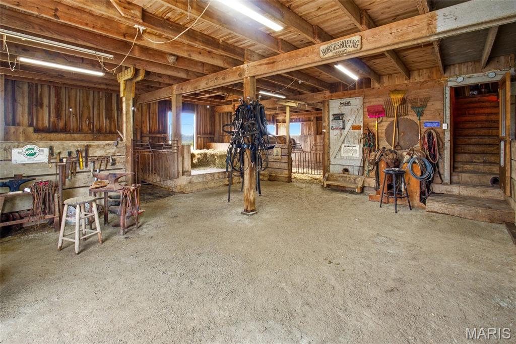 9965 Fruit Road Alhambra, IL 62001 - Photo 11 of 40 Gallery Image 11