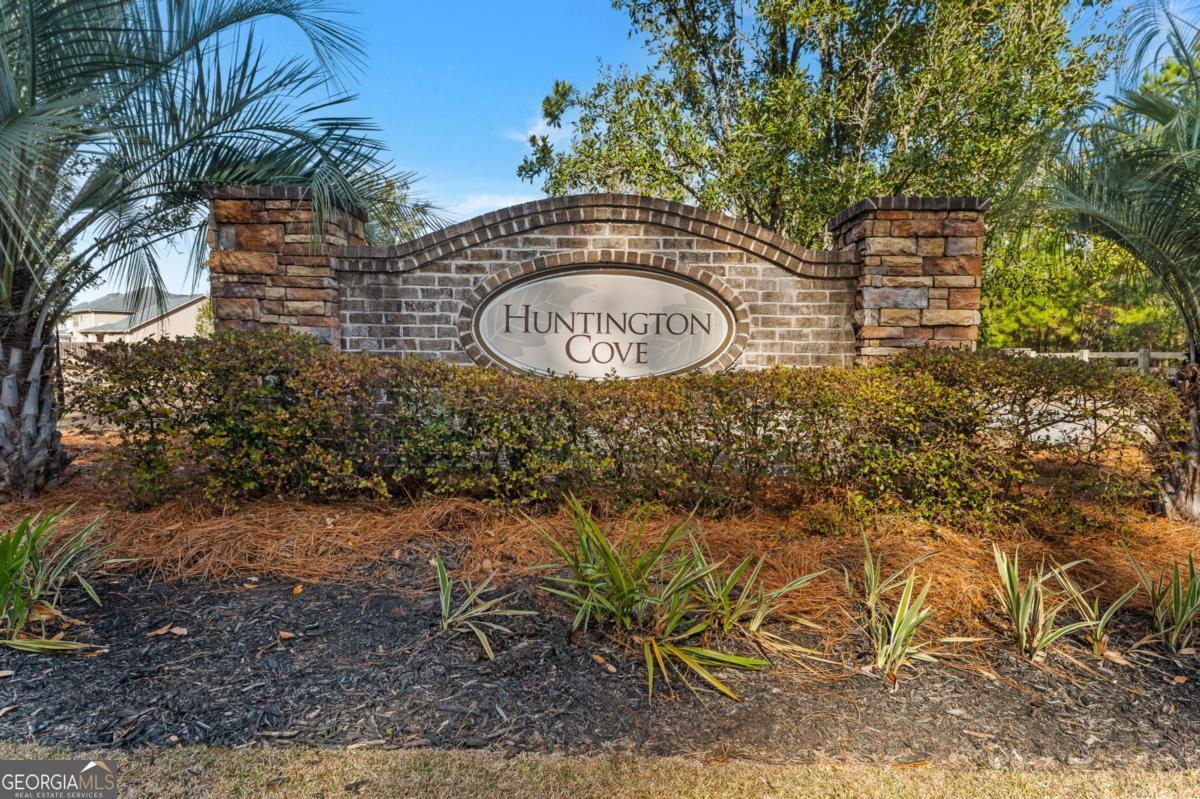 161 Laguna Way Savannah, GA 31405 - Photo 33 of 33 a view of a pathway of a building