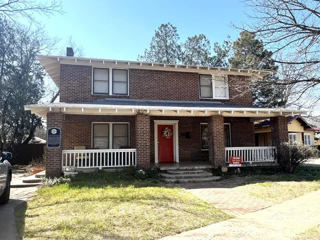 $325,000 | 2315 16th Street, Lubbock, TX 79401