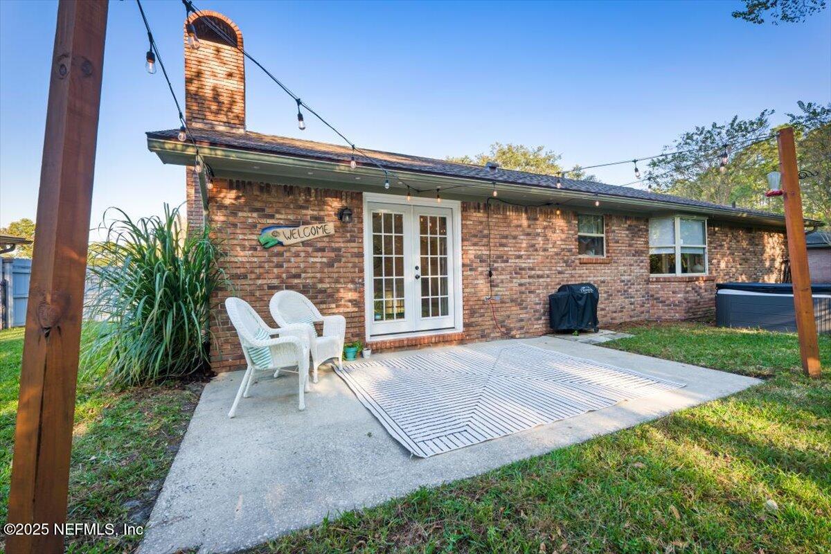 9160 Runnymeade Road Jacksonville, FL 32257 - Photo 7 of 40 Back Patio