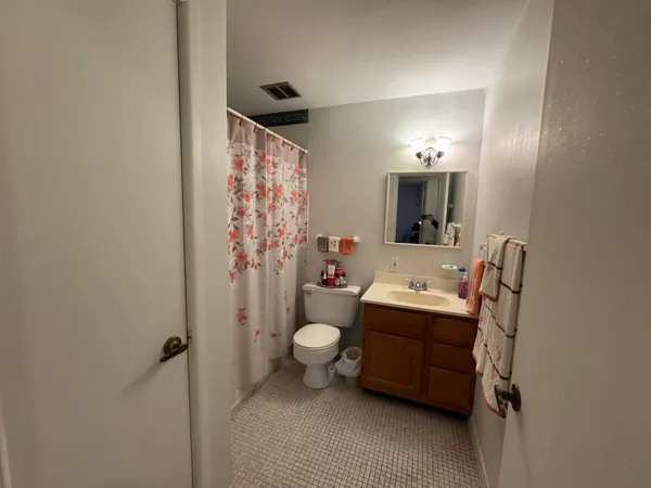 $200,000 | 255 Elmwood Avenue, Unit 205, Lake Geneva, WI 53147