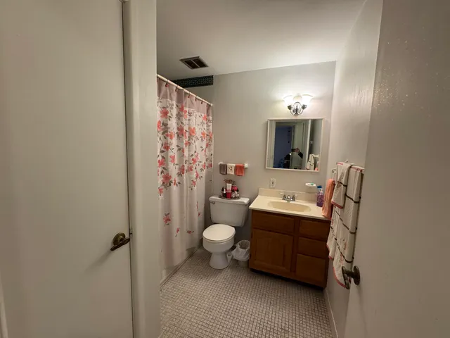 $200,000 | 255 Elmwood Avenue, Unit 205, Lake Geneva, WI 53147