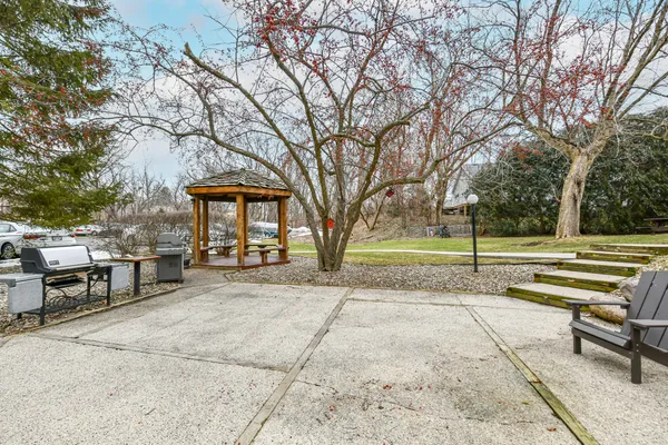 $200,000 | 255 Elmwood Avenue, Unit 205, Lake Geneva, WI 53147