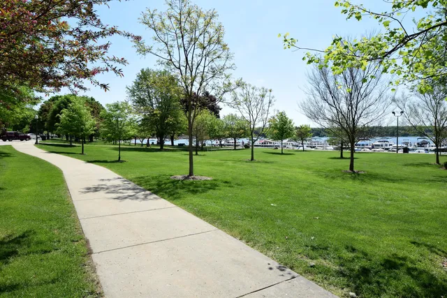 $200,000 | 255 Elmwood Avenue, Unit 205, Lake Geneva, WI 53147