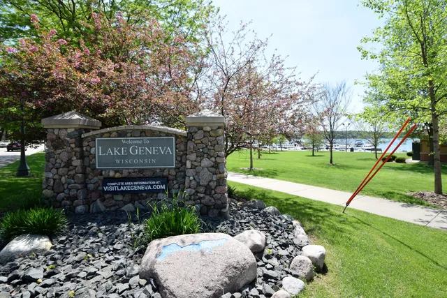 $200,000 | 255 Elmwood Avenue, Unit 205, Lake Geneva, WI 53147