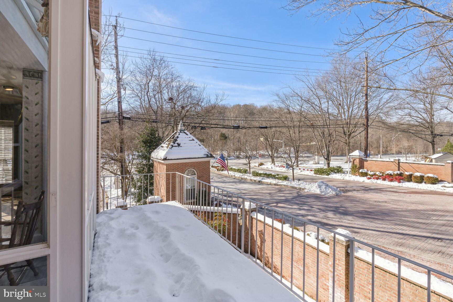 8300 Rising Ridge Way Bethesda, MD 20817 - Photo 11 of 28 Rear Deck
