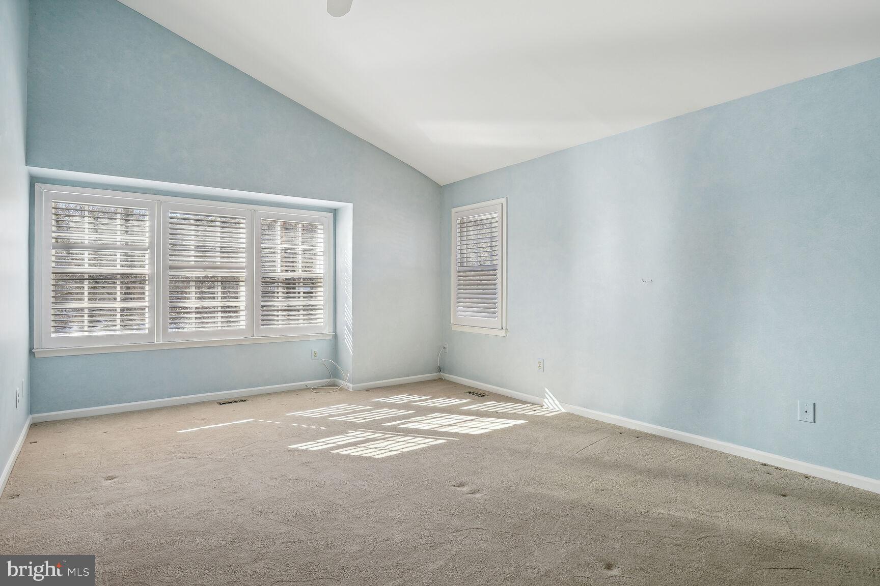 8300 Rising Ridge Way Bethesda, MD 20817 - Photo 14 of 28 Primary Bedroom Suite