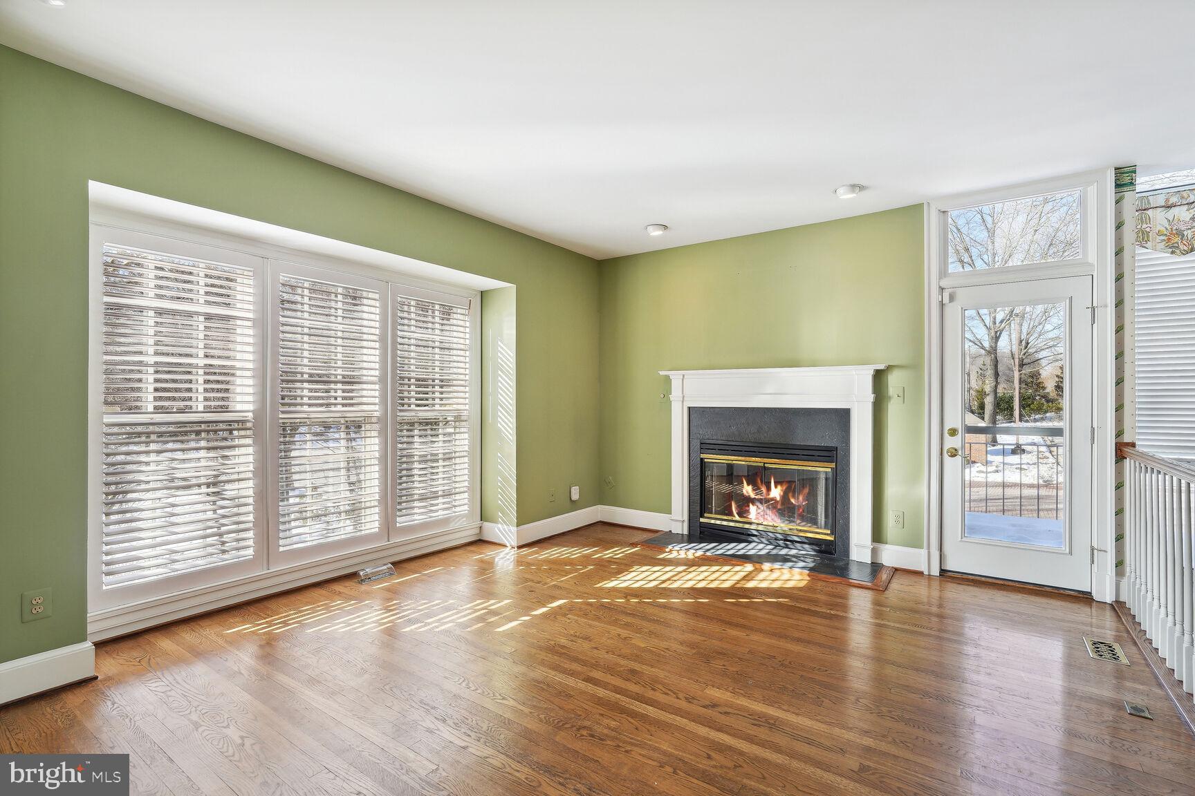 8300 Rising Ridge Way Bethesda, MD 20817 - Photo 10 of 28 Family Room