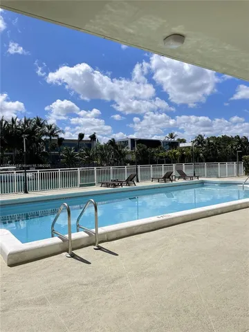 $520,000 | 9500 West Bay Harbor Drive, Unit 6B, Bay Harbor Islands, FL 33154