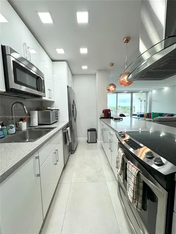 $520,000 | 9500 West Bay Harbor Drive, Unit 6B, Bay Harbor Islands, FL 33154