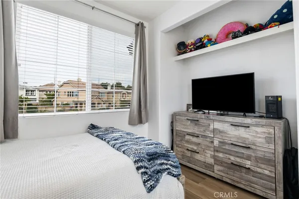 $900,000 | 27563 North Weeping Willow Drive, Valencia, CA 91354