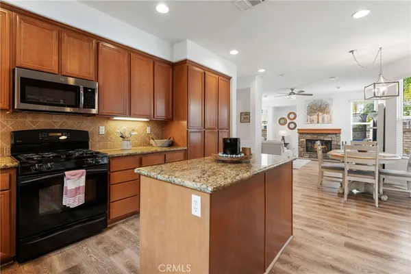 $900,000 | 27563 North Weeping Willow Drive, Valencia, CA 91354