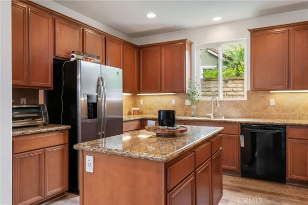 $900,000 | 27563 North Weeping Willow Drive, Valencia, CA 91354