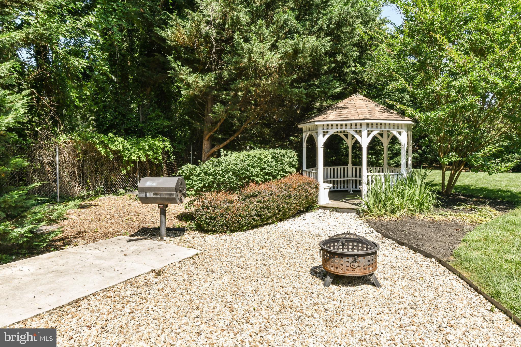 3336 Spring Lane, Unit A44 Falls Church, VA 22041 - Photo 25 of 41 Community courtyard with grills and gazebo