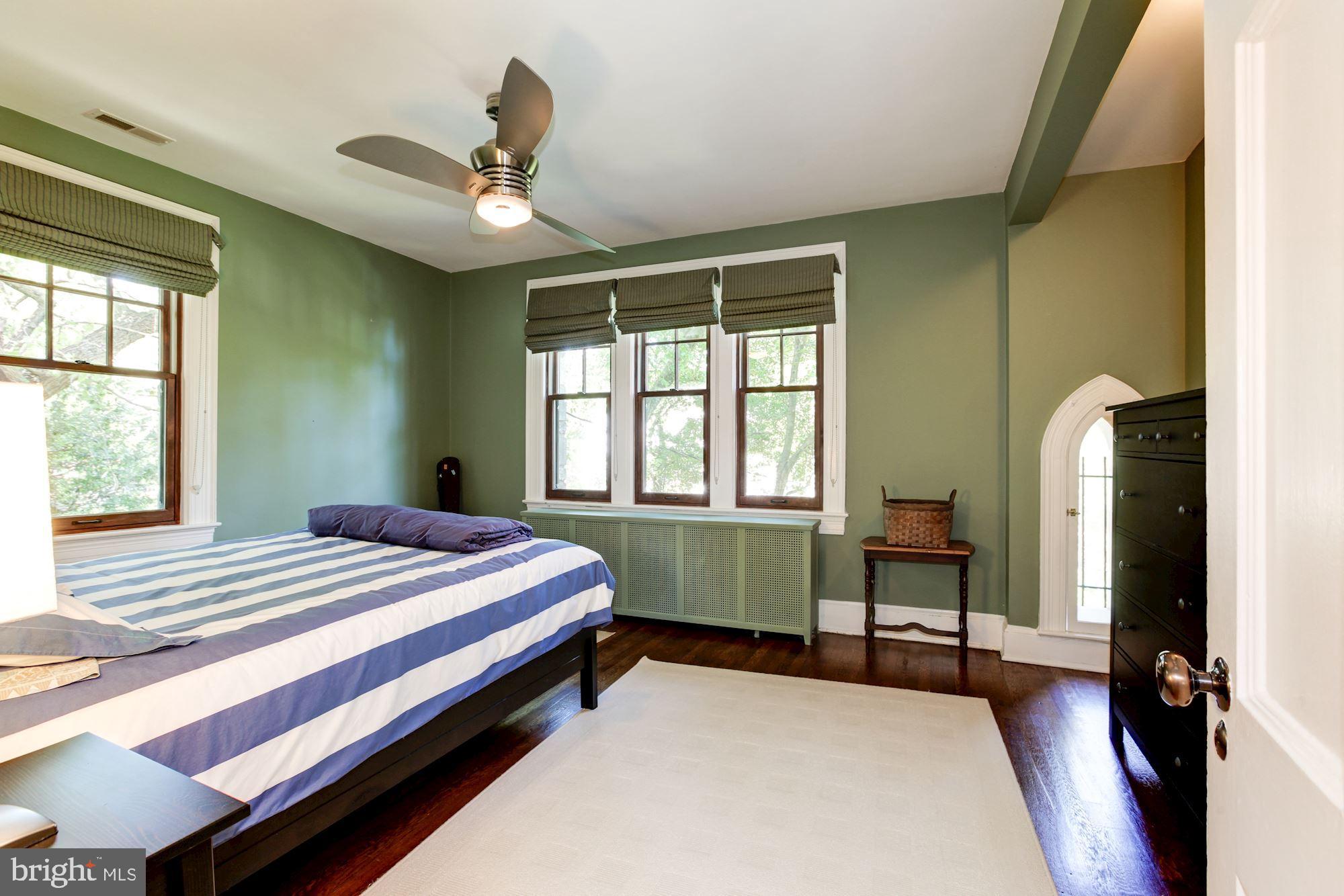 2840 Chesapeake Street Northwest Washington, DC 20008 - Photo 22 of 39 Second bedroom