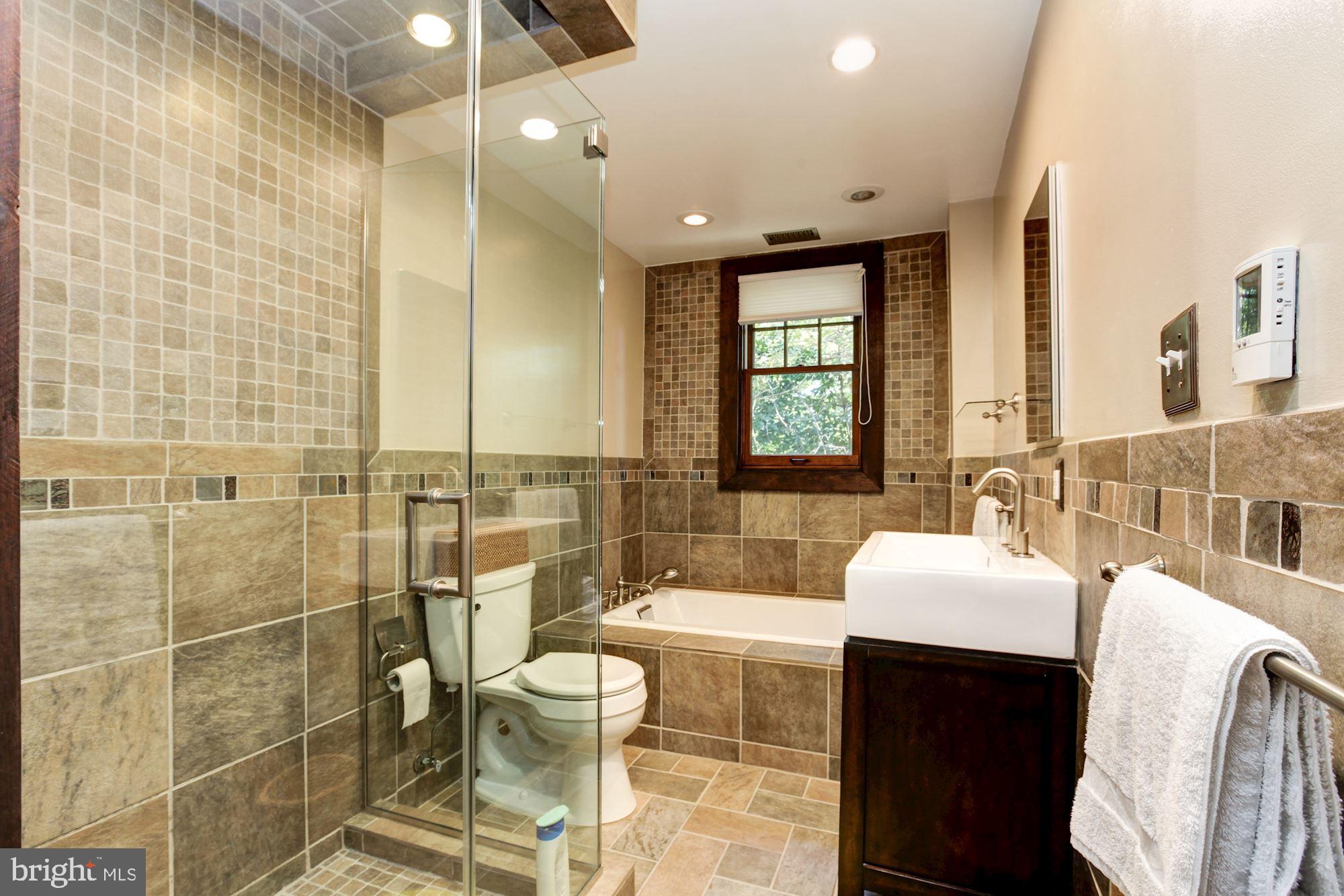 2840 Chesapeake Street Northwest Washington, DC 20008 - Photo 25 of 39 Second flloor hall bath