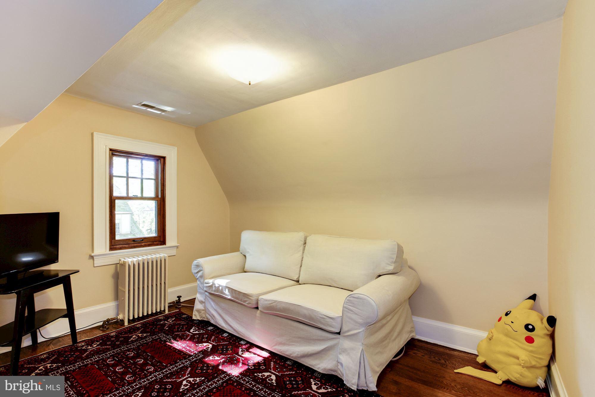 2840 Chesapeake Street Northwest Washington, DC 20008 - Photo 27 of 39 Sixth bedroom