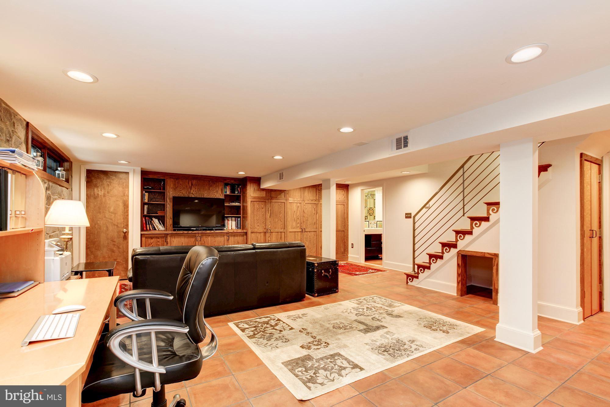 2840 Chesapeake Street Northwest Washington, DC 20008 - Photo 31 of 39 and more built-ins