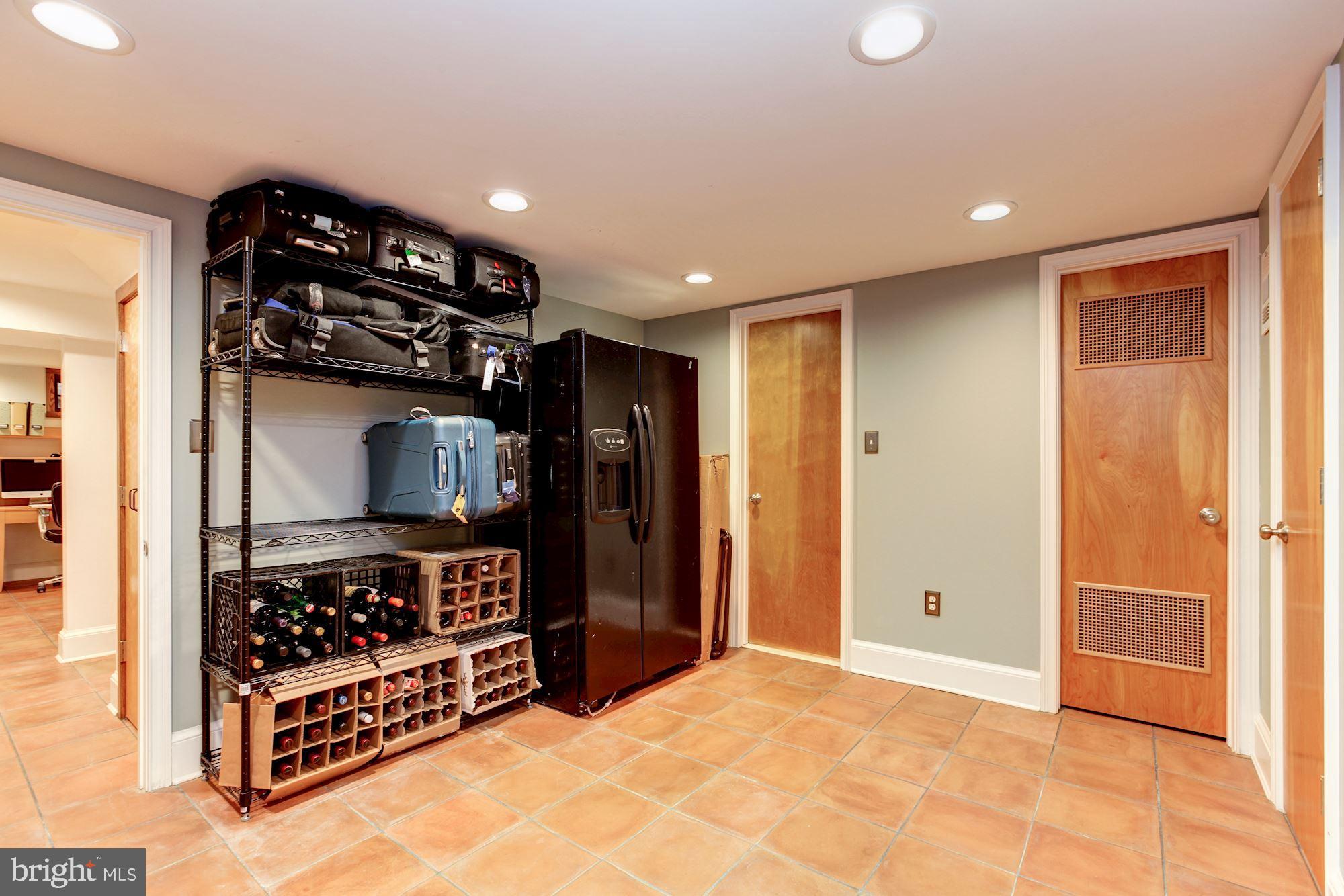 2840 Chesapeake Street Northwest Washington, DC 20008 - Photo 35 of 39 or could be an exercise room