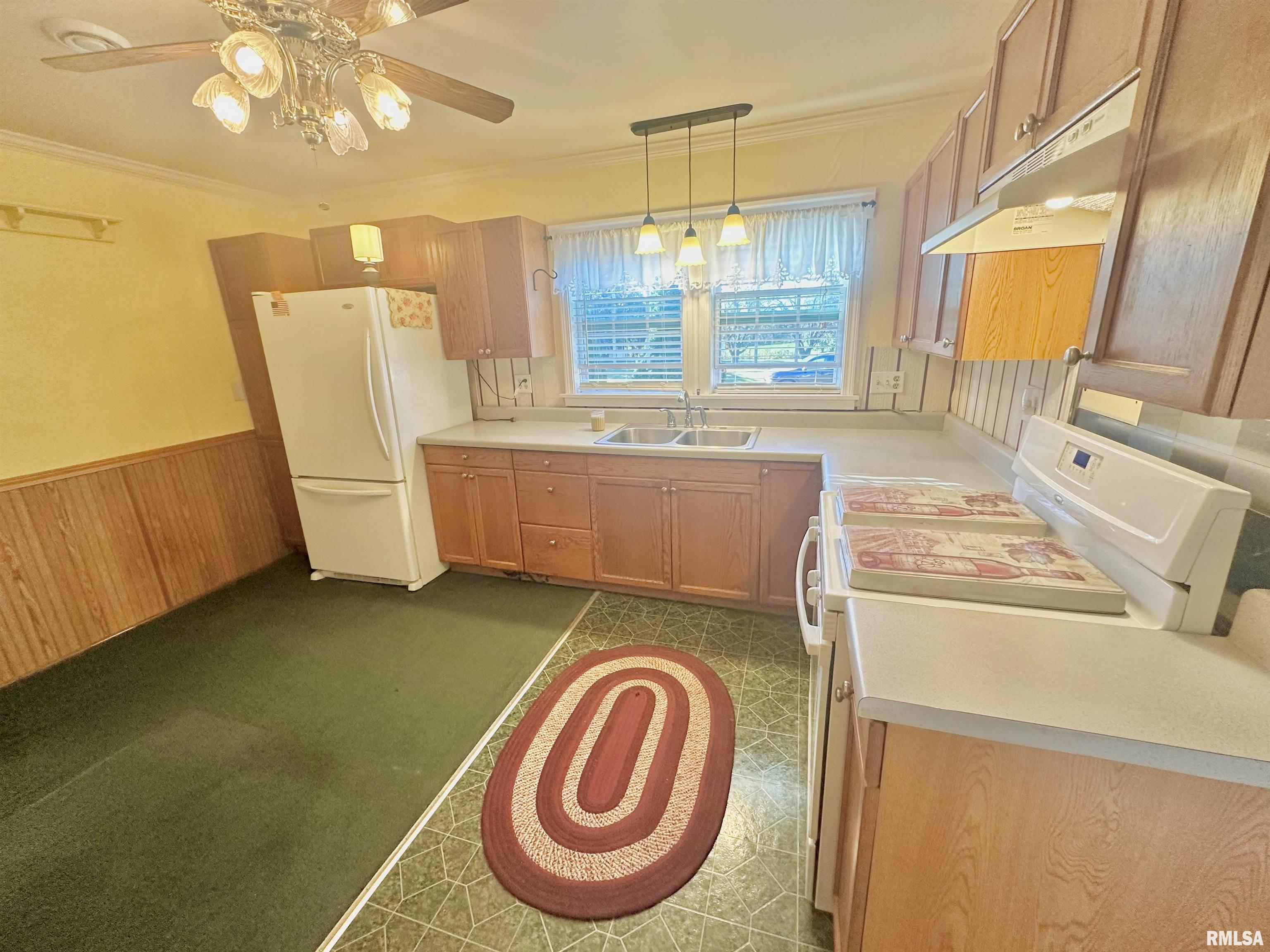 103 West Sanitary Road Abingdon, IL 61410 - Photo 4 of 18 Gallery Image 4