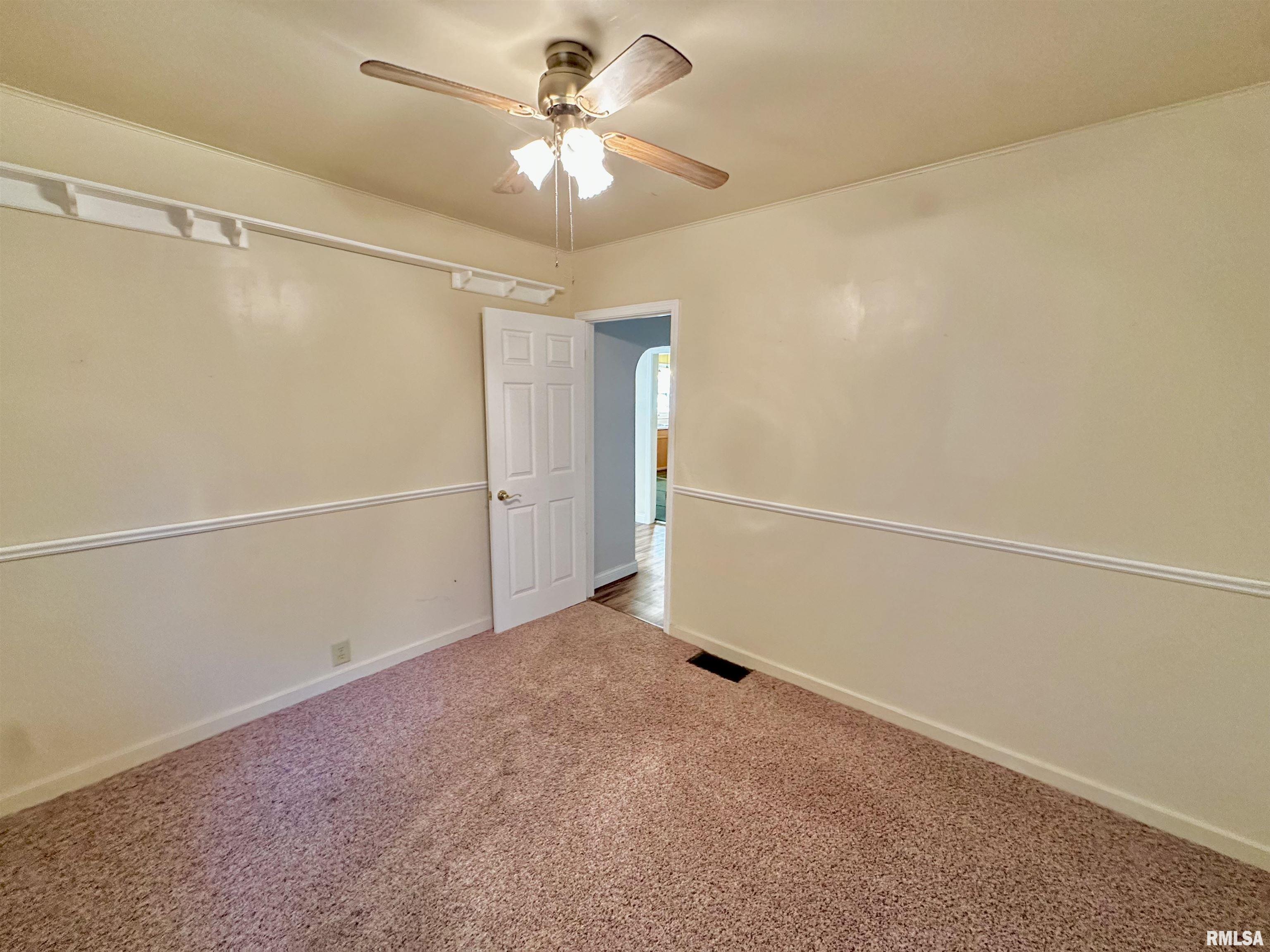 103 West Sanitary Road Abingdon, IL 61410 - Photo 7 of 18 Gallery Image 7