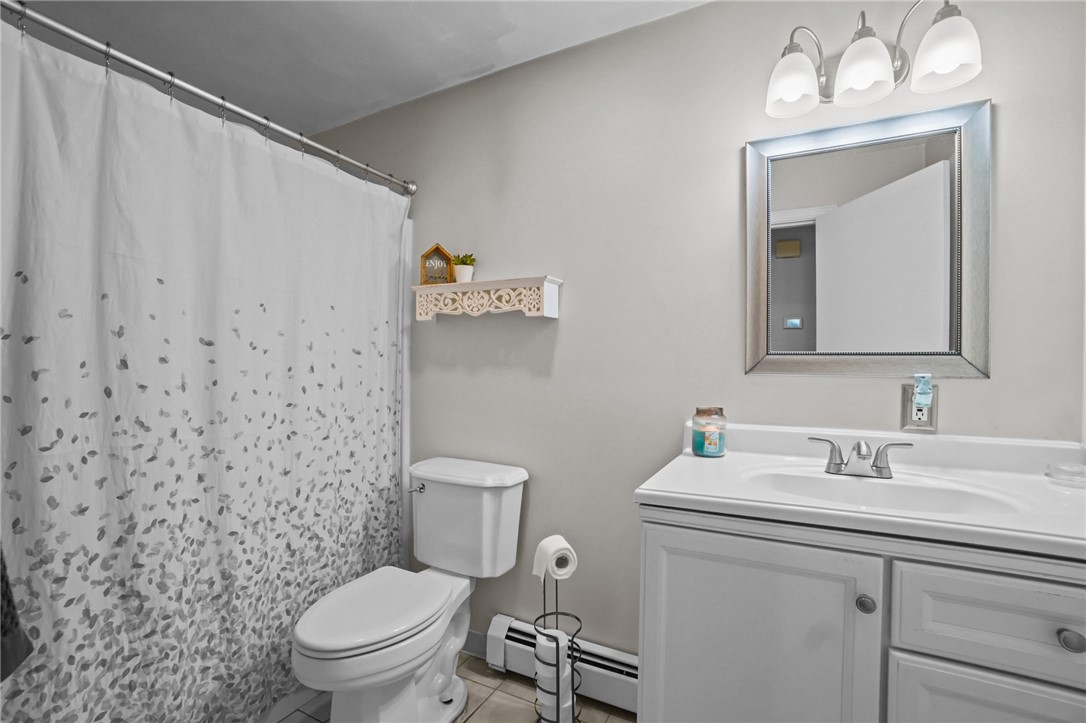 41 Aborn Avenue Warwick, RI 02888 - Photo 18 of 27 Bathroom