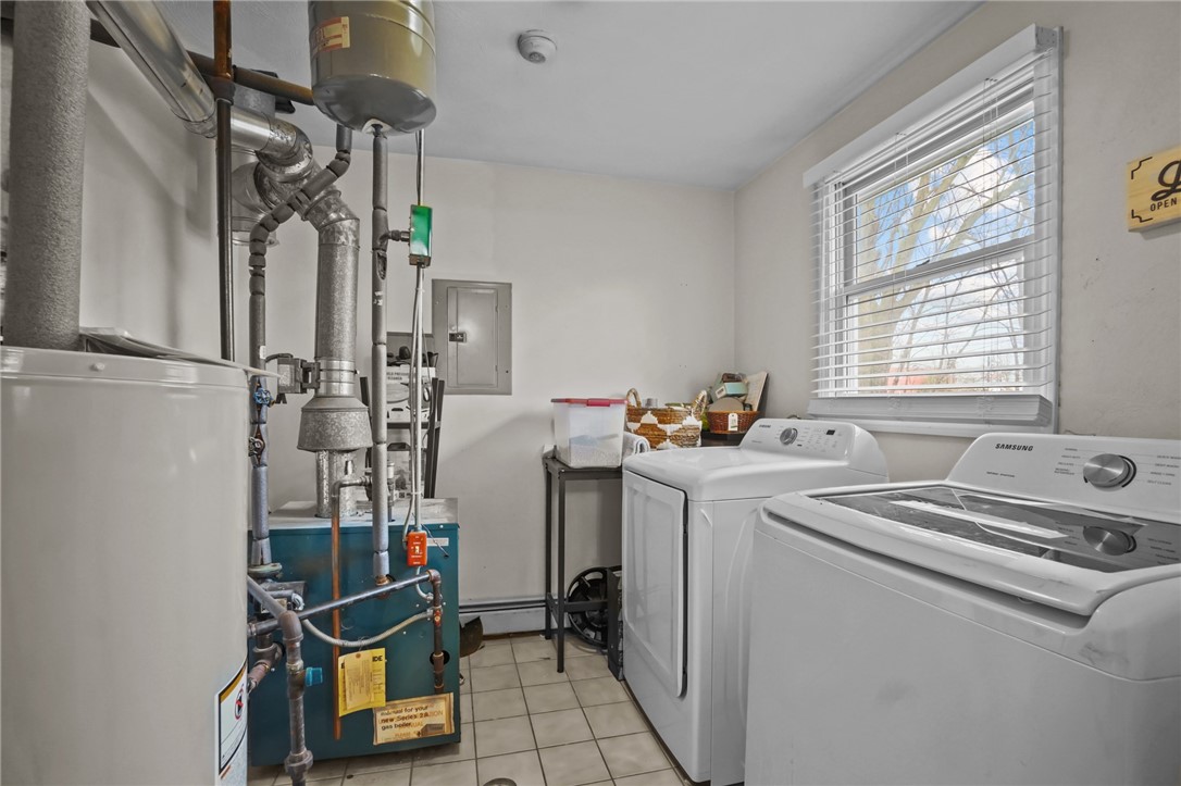 41 Aborn Avenue Warwick, RI 02888 - Photo 21 of 27 Laundry Area/Utilities