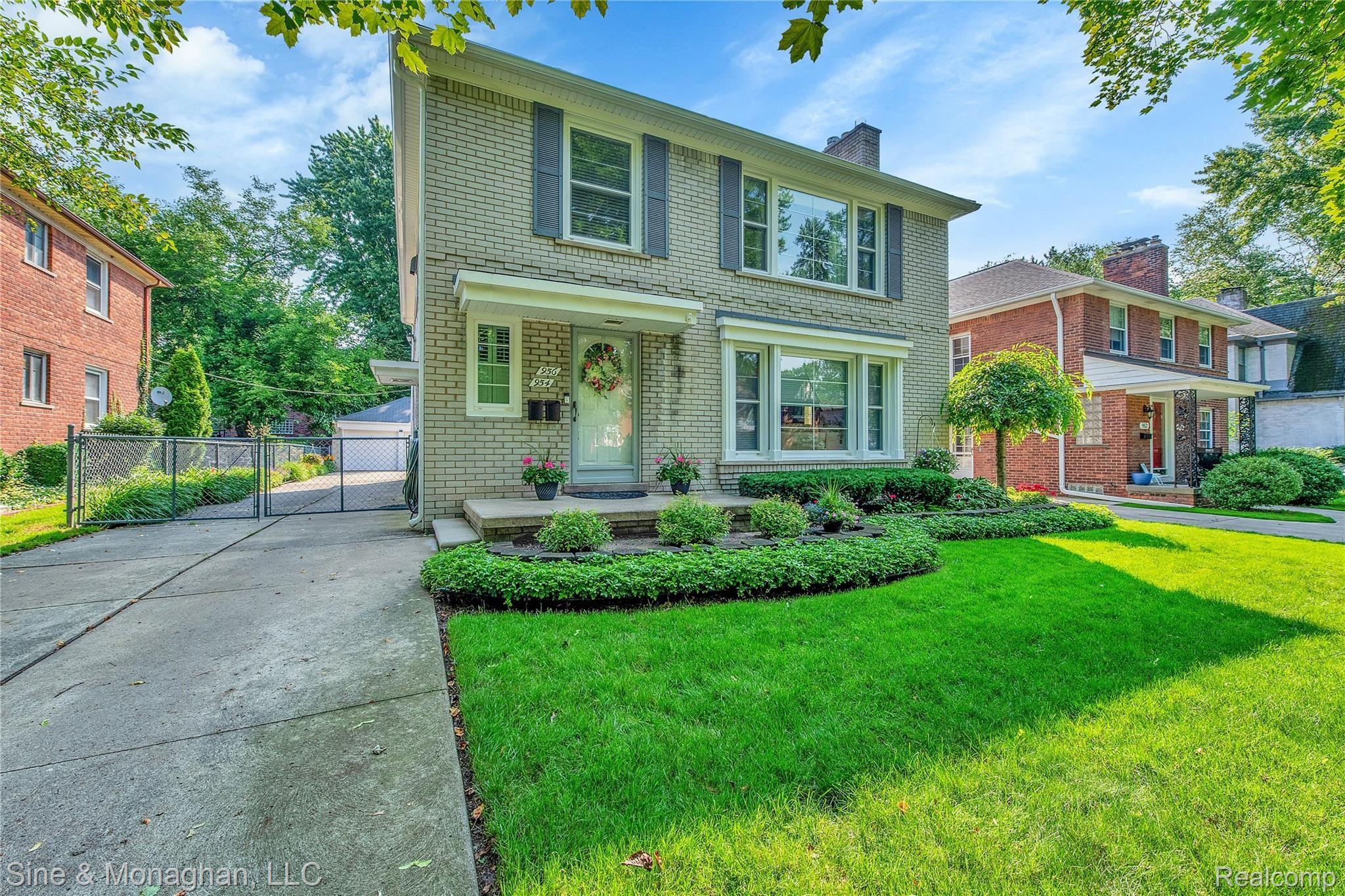 954 Harcourt Road Grosse Pointe, MI 48230 - Photo 3 of 46 956 Harcourt - HD Drone Photography-1.jpg