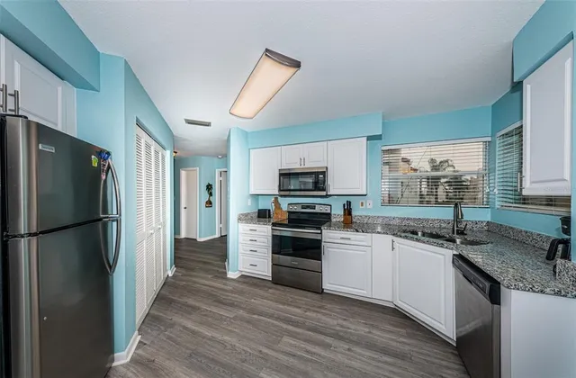 $1,995 | 6077 Bahia Del Mar Boulevard South, Unit 224, St. Petersburg, FL 33715