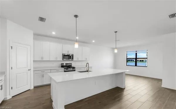 $4,000 | 19100 Hanley Boulevard, Estero, FL 33928