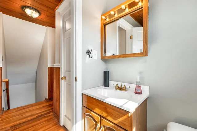 $689,900 | 4 Washington Street, Hudson, NH 03051