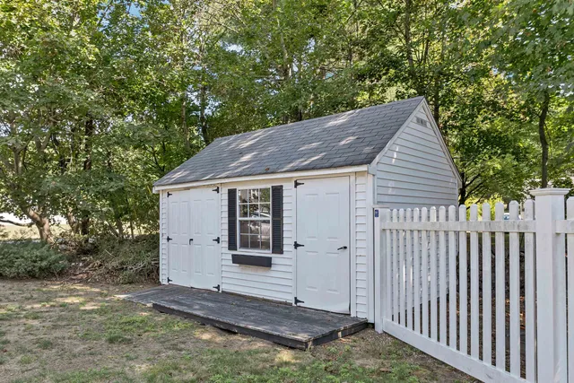 $689,900 | 4 Washington Street, Hudson, NH 03051