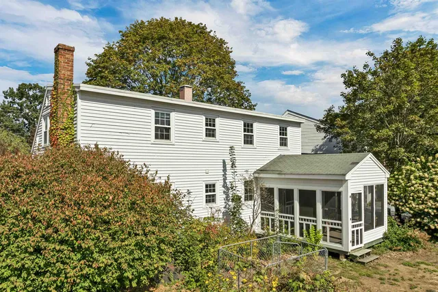 $689,900 | 4 Washington Street, Hudson, NH 03051