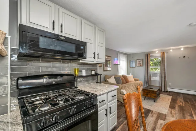 $689,900 | 4 Washington Street, Hudson, NH 03051