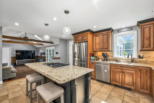 $689,900 | 4 Washington Street, Hudson, NH 03051