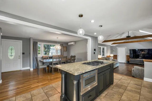 $689,900 | 4 Washington Street, Hudson, NH 03051