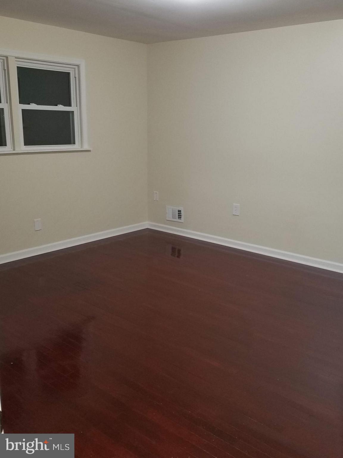 7003 Paris Road Baltimore, MD 21207 - Photo 4 of 10 Bed 1