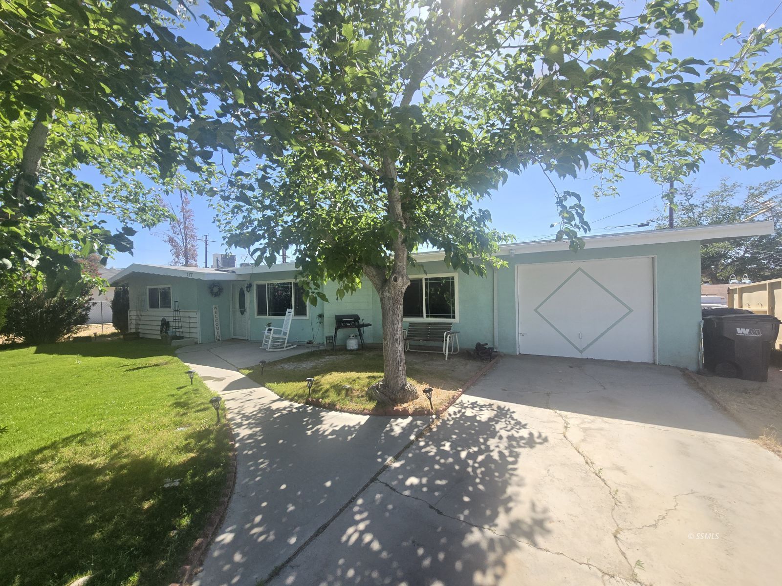 233 South Springside Street Ridgecrest, CA 93555 - Photo 1 of 23