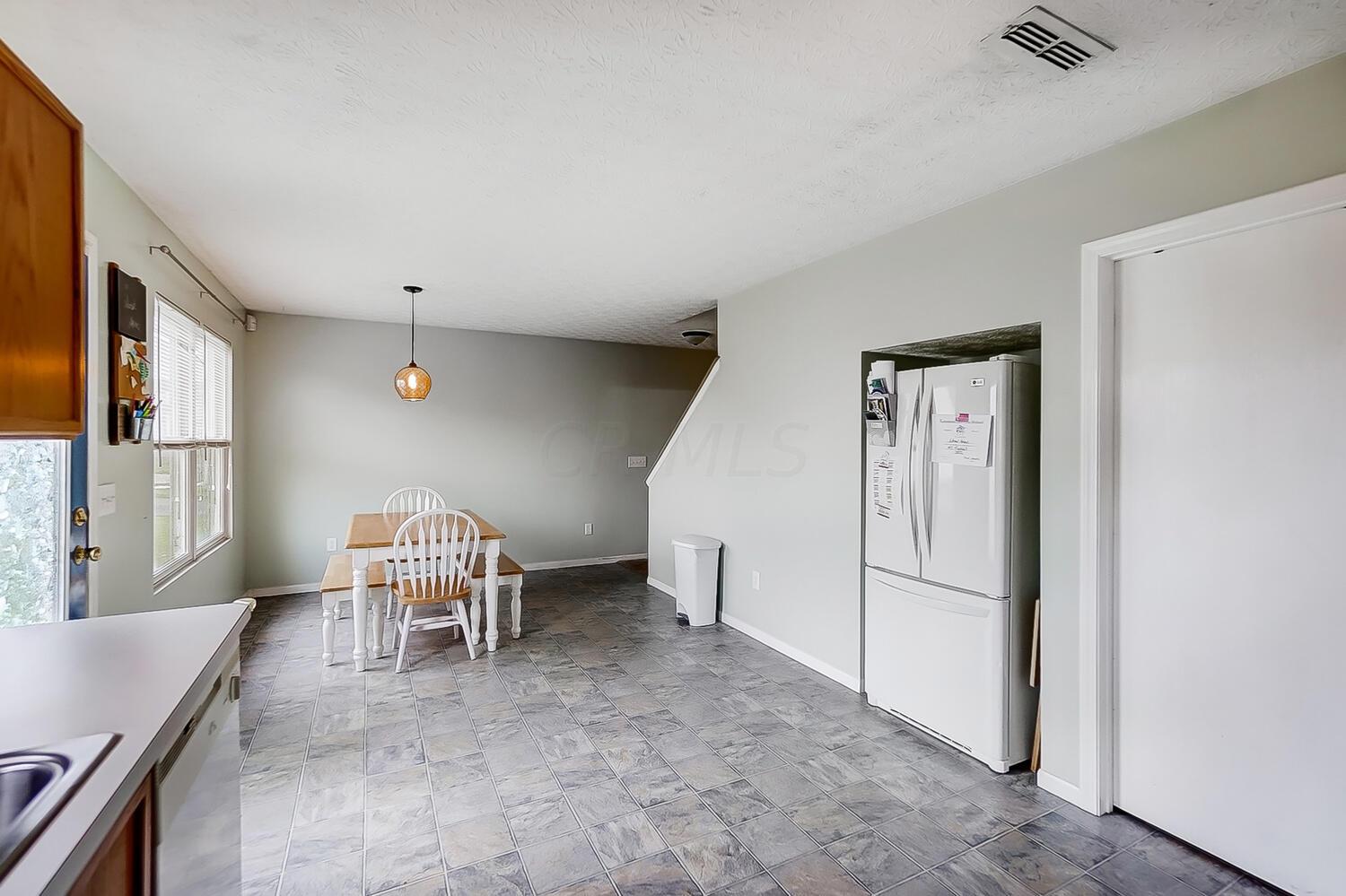 2227 Forest Ridge Hebron, OH 43025 - Photo 14 of 48 50043701-013_web
