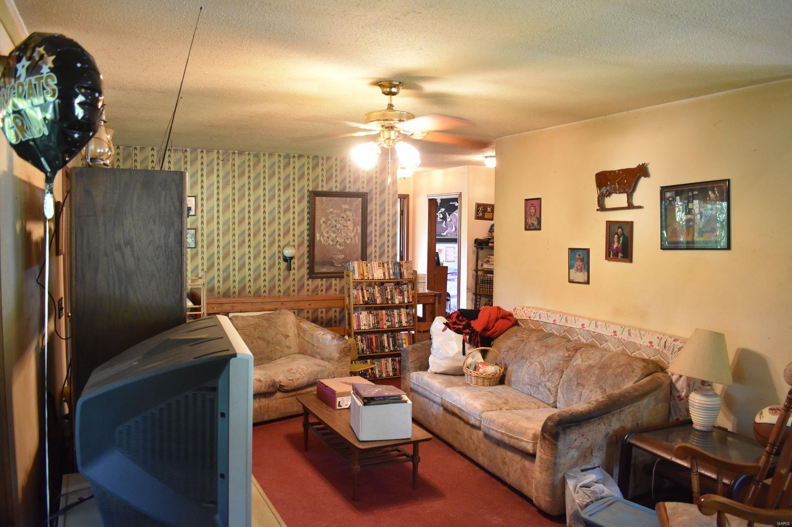 4309 Baker Road Bunker Hill, IL 62014 - Photo 3 of 30